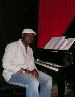 The Divas Tribute singers - Serge Tebu